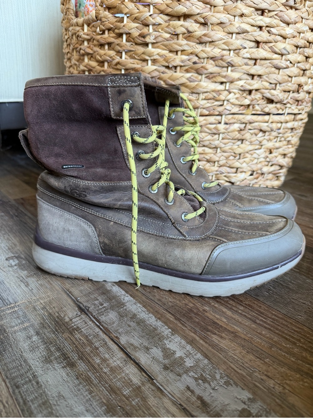 UGG Elliason brown suede/sherpa snow boots men’s size 12